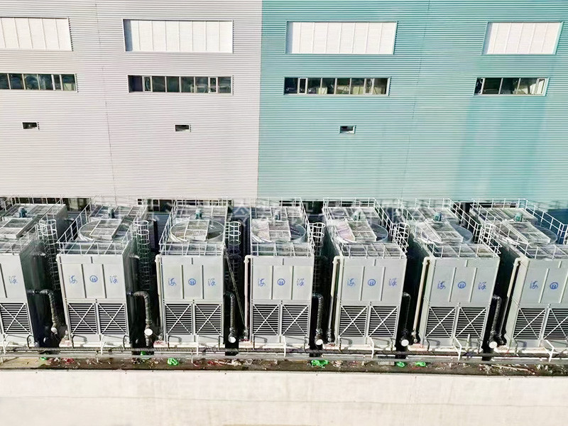 Compound flow closed cooling tower